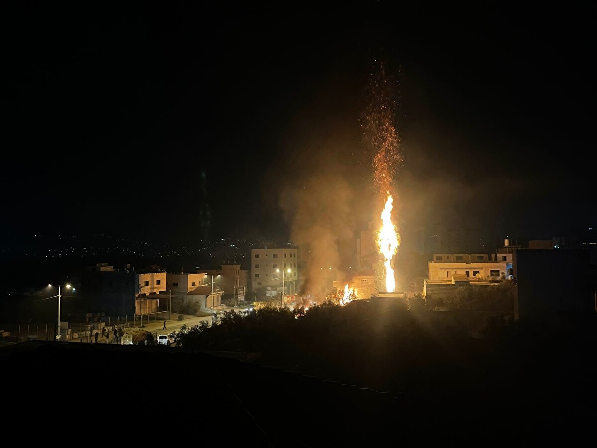 İşgal altındaki Batı Şeria ve Doğu Kudüs çevresinde yaklaşık 700 bin Yahudi yerleşimci yaşıyor. Uluslararası hukuka göre Batı Şeria ve Doğu Kudüs'teki Yahudi yerleşim birimleri yasa dışı sayılıyor.