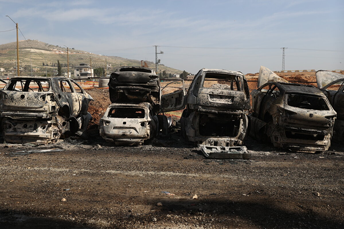 Onlarca Filistinlinin dumandan, bazılarının da biber gazlı saldırılardan etkilendiği kaydedildi.<br>