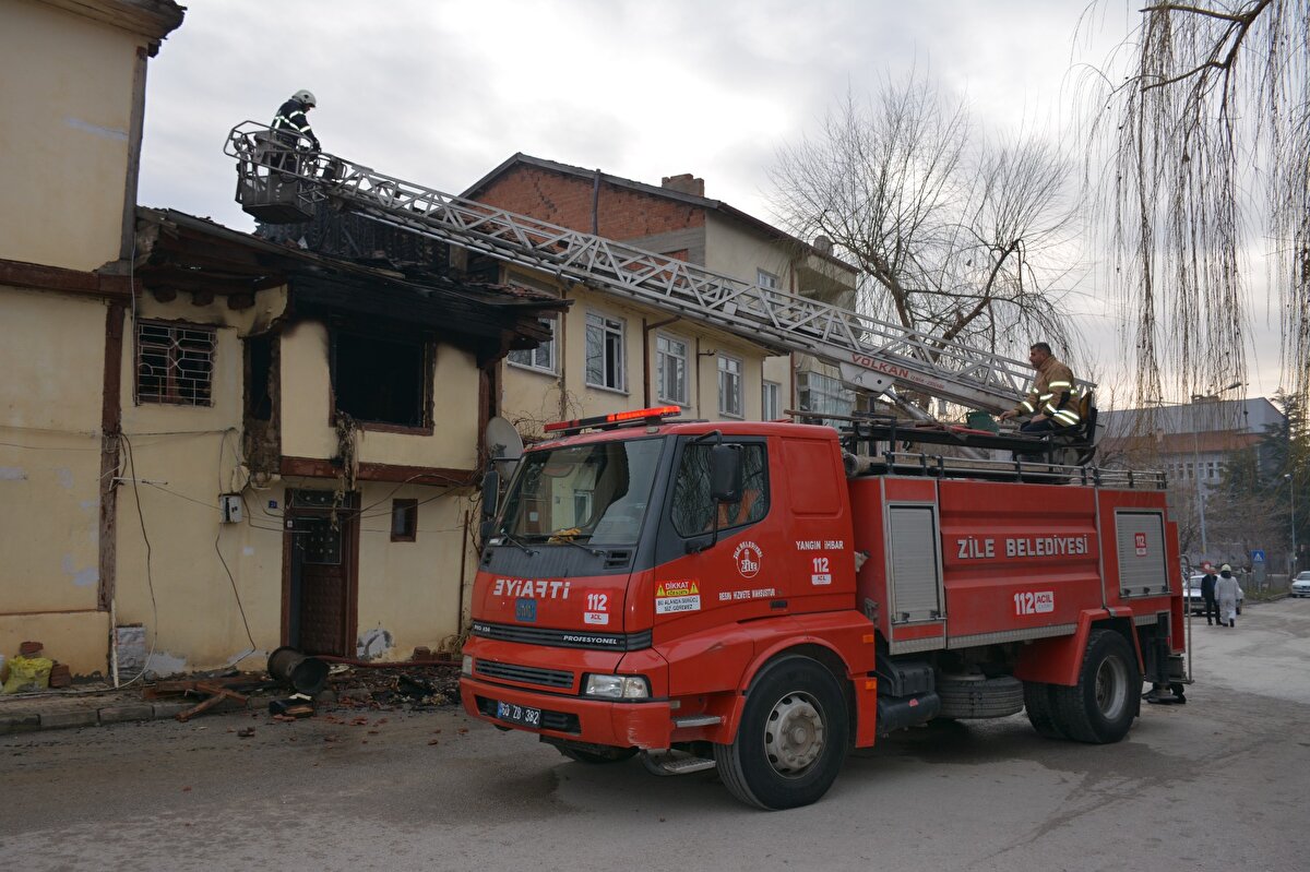 Yangında Emre Yıldırım (26), Tuncay Tunç ve Oktay Bolatpan'ın (26) yaşamını yitirdiği belirlendi.