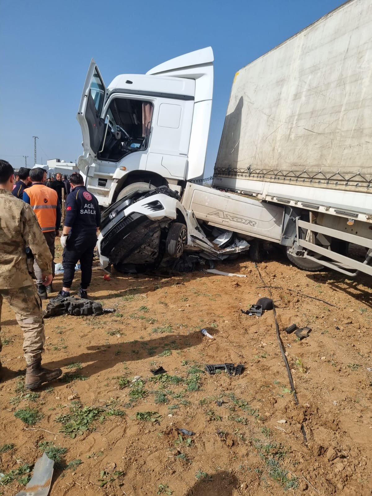Gözaltına alınan TIR sürücü Cemil Gerdanoğlu'nun jandarmadaki işlemleri devam ediyor.