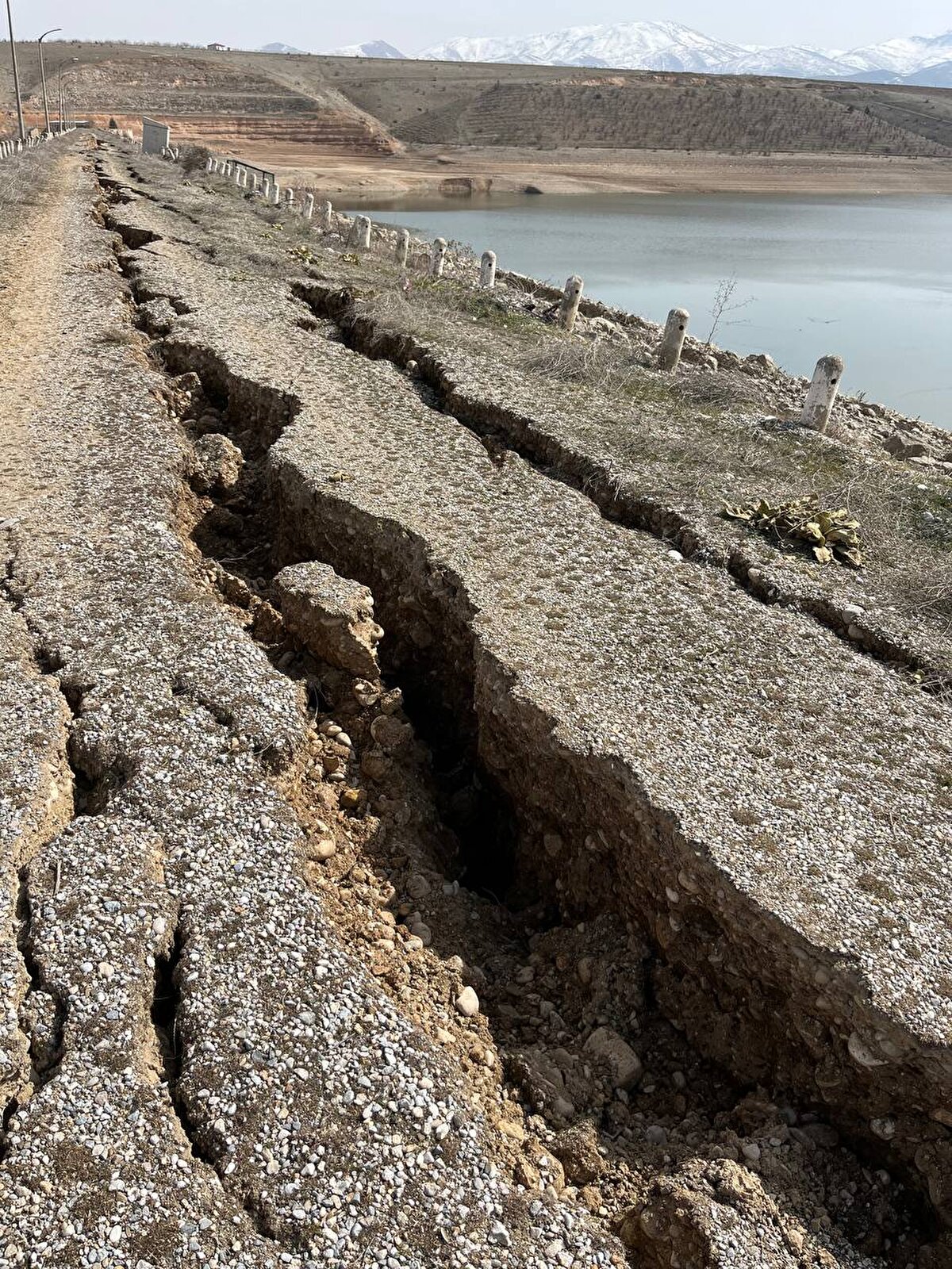 Kahramanmaraş merkezli depremlerden etkilenen Malatya'da, binlerce bina yıkıldı ve ağır hasar aldı. 
