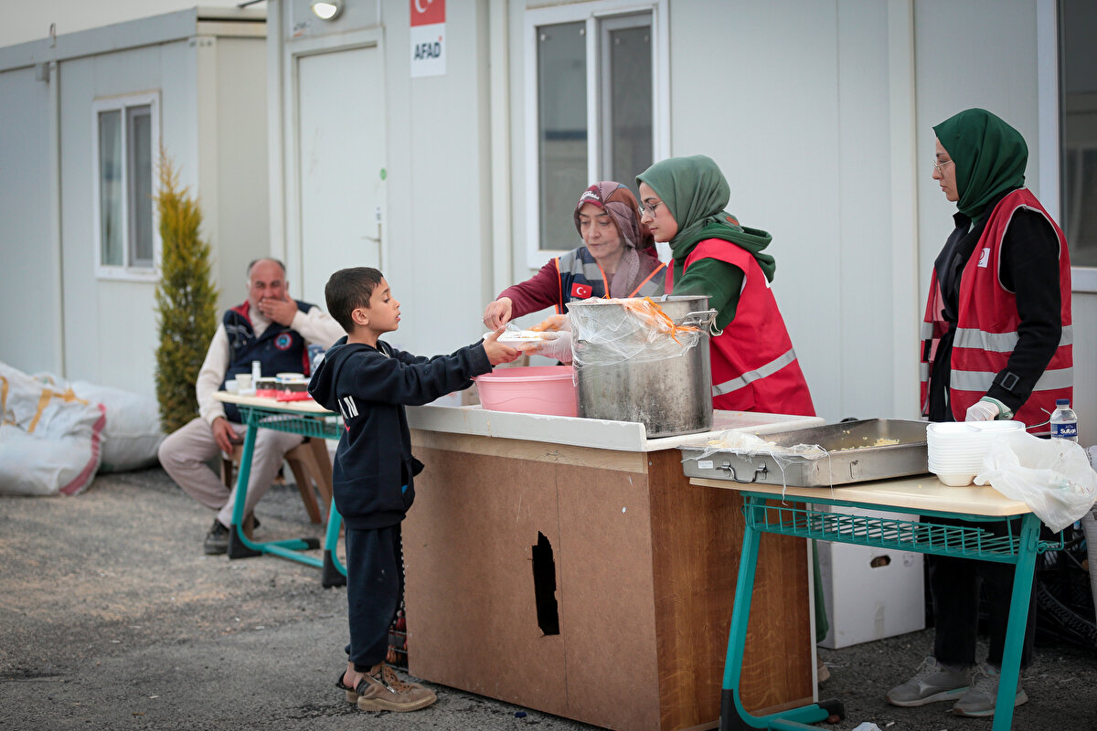 Art arda meydana gelen Kahramanmaraş merkezli depremlerden etkilenen 11 ilde yaralar hızla sarılıyor.<br><br>