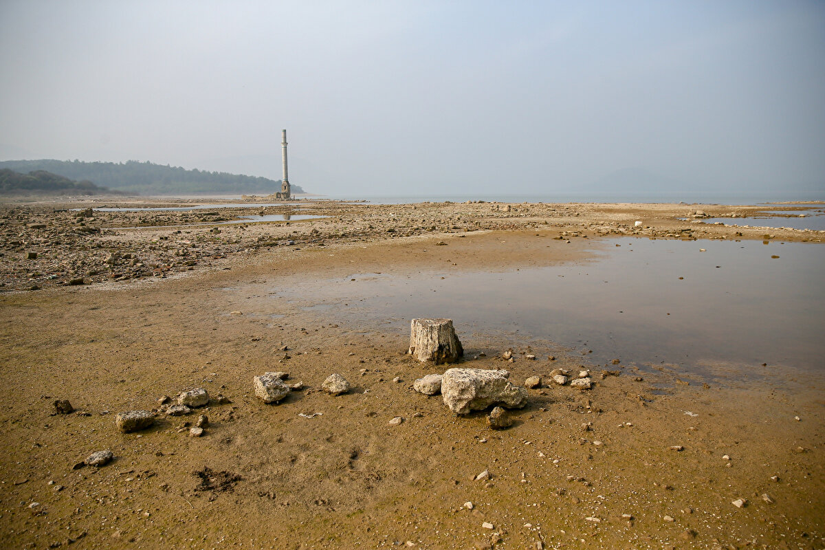 "Su tasarrufu önemli"<br><br>Kaynakları düzenli ve risklere karşı önlemleri alarak belirli bir planlama ölçüsünde kullandıklarını belirten Alpsoykan, sözlerini şöyle tamamladı: