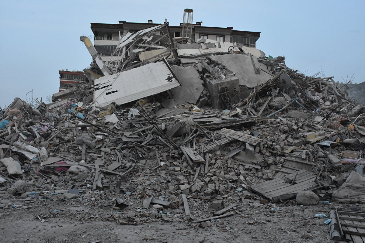 Başka bir yerde satın aldığı eve, ev sahibinden memnun olduğundan ve komşularını bırakmamak için gitmediğine değinen Başpınar, "Burada hatıralarımız var. Şimdi bu enkazda ne bulabiliriz, çıkarabiliriz ona bakacağız. Bir fotoğraf dahi bulsak 'bizim için hatırası, anısı var' diyeceğiz ve alacağız." diye konuştu.