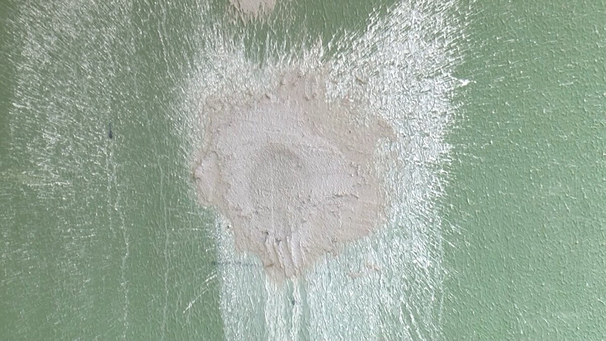 Tuzla Belediyesi, Aydıntepe Mahallesi'nde riskli binaları denetleyerek, incelemelerde bulundu. Karot örneği alınarak yıkılma tehlikesi olan binalara tebligat gönderildi.