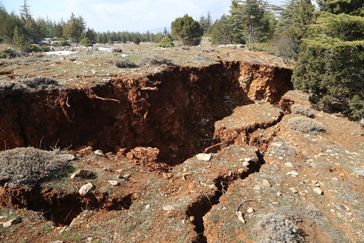 Korkmaz Mahallesi sakinlerinden Mustafa Karakoyun, AA muhabirine, depremlerin ardından bölgede dolaştığını, gördüğü manzara karşısında dehşete düştüğünü söyledi.<br><br>