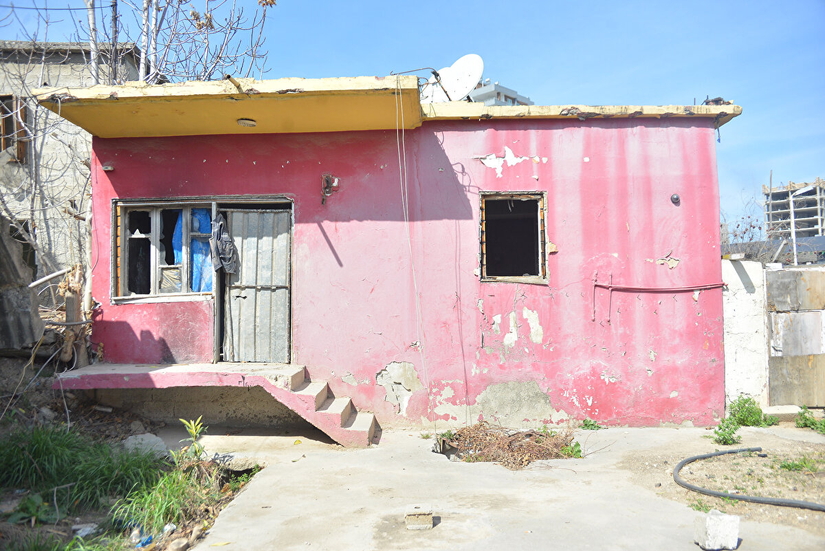 Kazının başlayıp, bitmesine rağmen vatandaşların ilgi gösterdiği ve 'gizemli ev' adını verdiği müstakil ev için alım-satım sitesinde satış ilanı verildi.