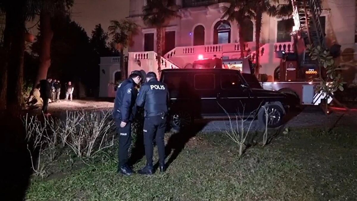 Yangının çıkış nedeni araştırılıyor.