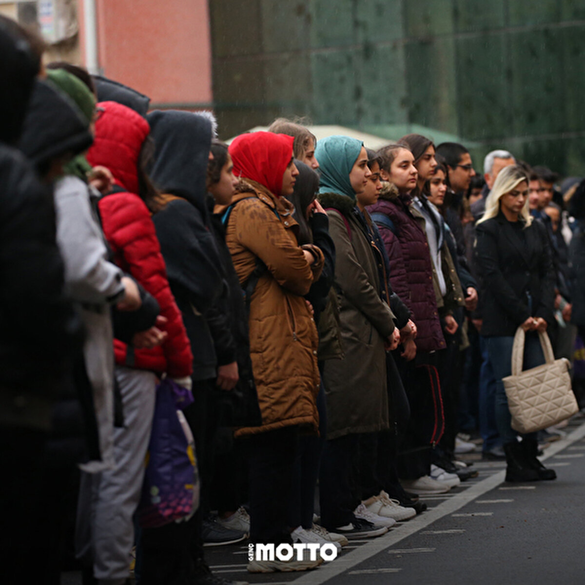 Öğrenciler ve veliler okulun ilk günü oldukça heyecanlıydı. 