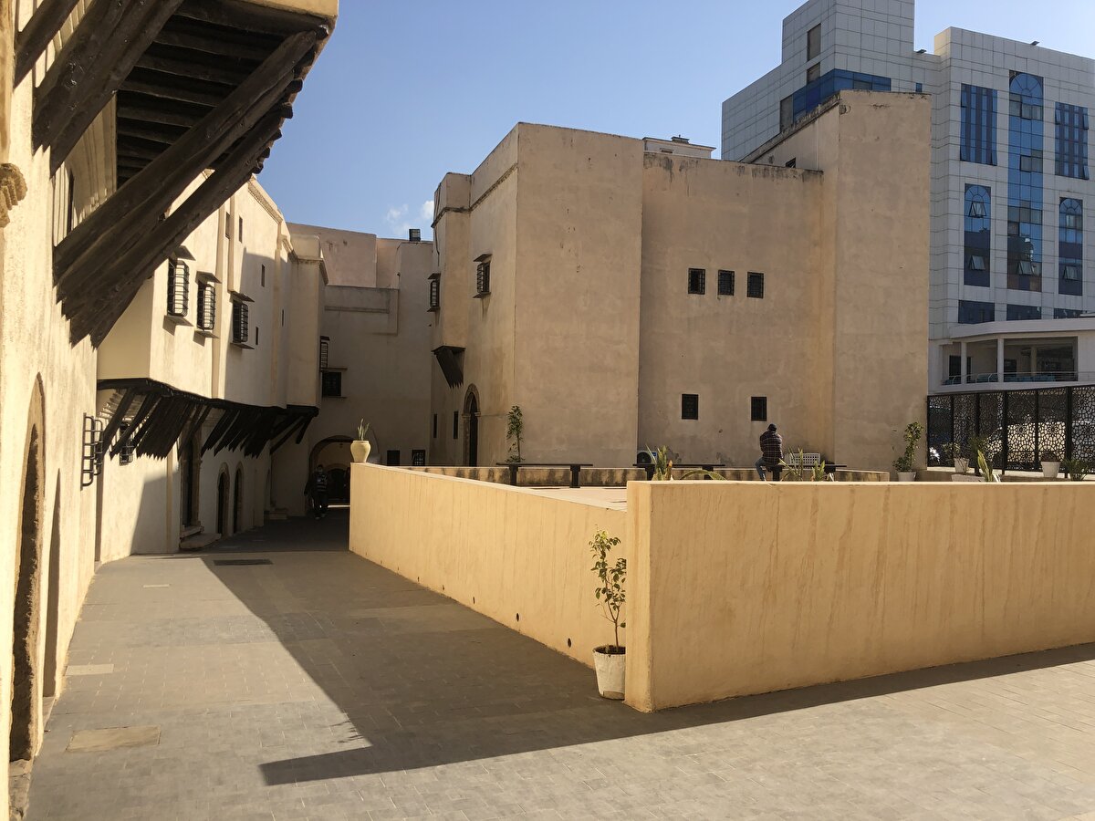 Kasır ayrıca, bünyesinde balıkçı evleri olarak isimlendirilen küçük evleri de barındırıyor.