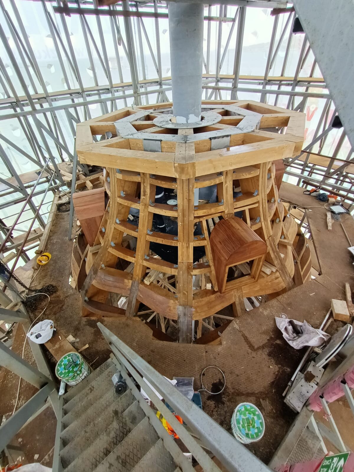 1774-1776 ila 1779-1803 yıllarında da çeşitli bakım ve restorasyonlardan geçen kule, Osmanlı döneminde en büyük onarımını II. Mahmud 1832-1833 yıllarında gerçekleştirdi. 1920-1932 yıllarında ise kulede otomatik ışık sistemine geçildi.<br><br>İkinci Dünya Savaşı döneminde kulede yenileme çalışmaları yapıldı. Kulenin çürüyen ahşap kısımları tamir edildi. Bazı bölümler betonarmeye çevrildi. 1943'te kulenin çevresine büyük kayalar eklenerek kulenin kayması önlendi. 1965'te ise binadaki sarnıç tadilatlar sonrası betonarme dökümlere kapatıldı.