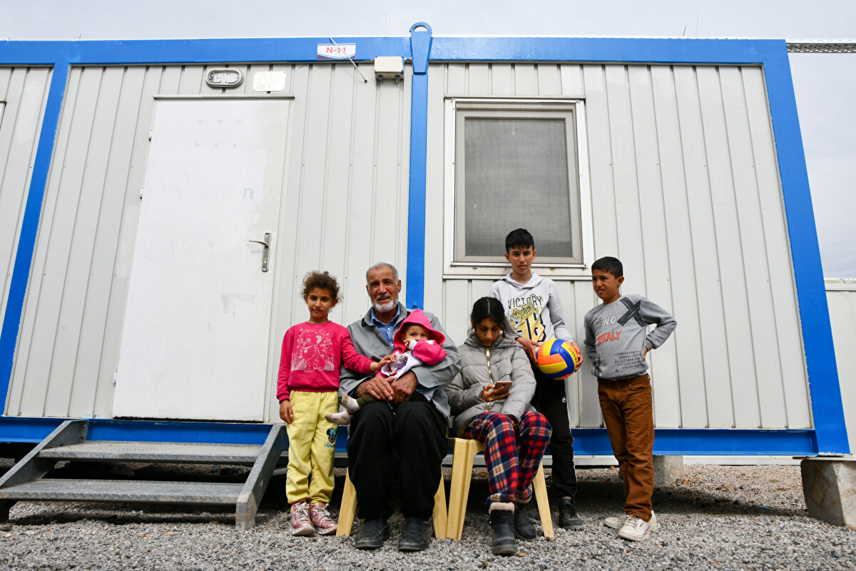 Eşini Covid-19 nedeniyle kaybeden Karakuş, Gaziantep'teki bir özel hastanenin yoğun bakımında tedavi görmeye devam etti. Karakuş, hastanenin yoğun bakımında 19 Aralık 2020'de meydana gelen ve 11 kişinin yaşamını yitirdiği patlamada yaralandı.<br><br>