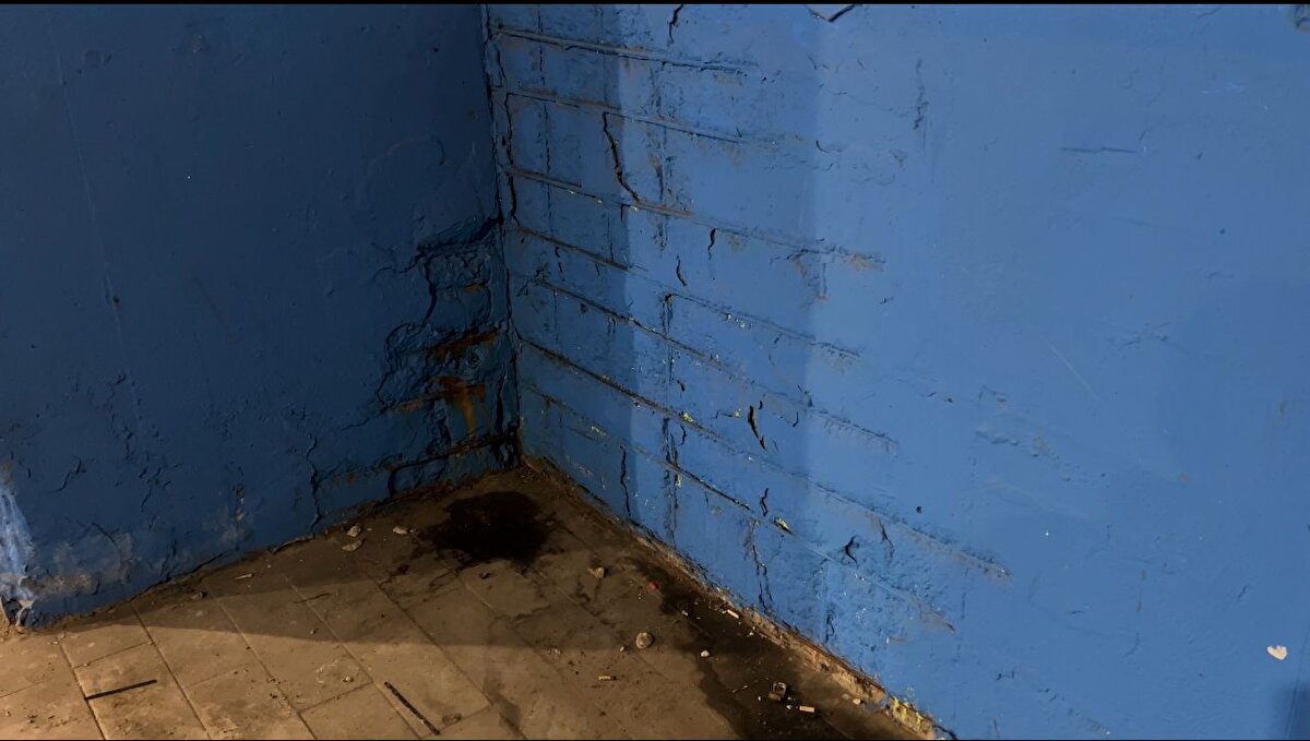 Kahramanmaraş merkezli depremlerin ardından gözler olası Marmara depremine çevrildi.<br><br>İstanbul'un yapı stoğunun depreme dayanıklılığı merak edilirken, İstanbul 15 Temmuz Demokrasi Otogarından endişe verici görüntüler geldi.<br><br>