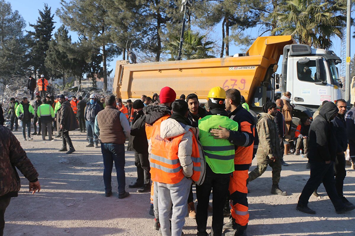 Binanın yıkımına ilişkin Adıyaman Cumhuriyet Başsavcılığı tarafından yürütülen soruşturmada İsias Otel davası, tüm yıkılan binalar için hazırlanan çatı davadan ayrıldı. Görevlendirilen bilirkişi heyeti iki kez enkazda inceleme yaptı. Bu süreçte Kıbrıslı aileler de yargı sürecini yakından takip ediyor.<br><br>