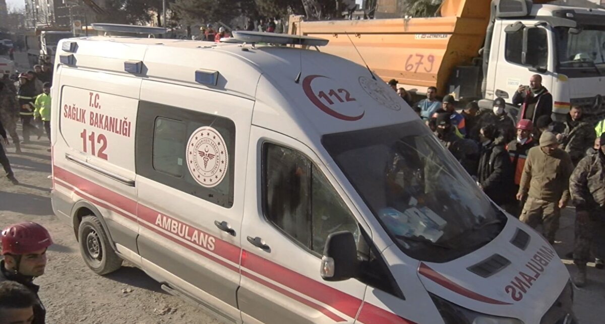 Beton kalitesinin bariz bir şekilde düşük olduğu belirlendi. Ayrıca çakıl ve kum olarak dere çakılı ve kumu kullanıldığı tespit edildi.<br><br>