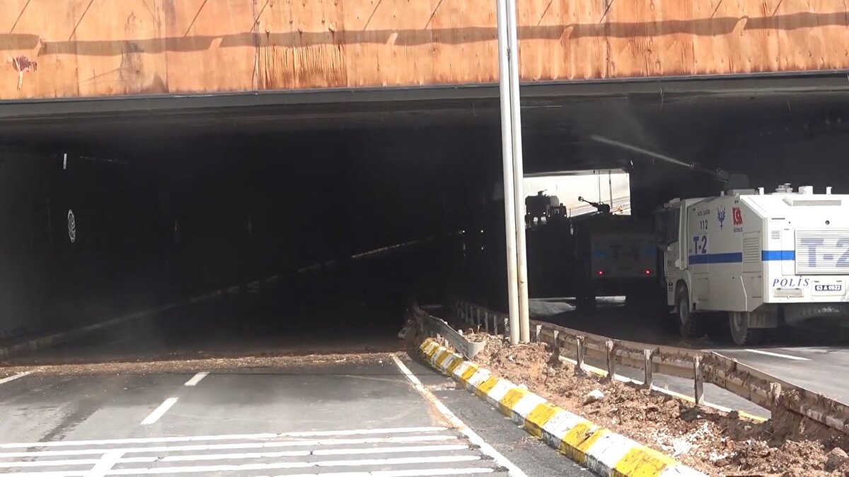 Abide Köprülü Kavşağı alt geçidi ile Veysel Karani, Akabe ve Süleymaniye mahalleleri, selin en çok etkilediği noktalar oldu. 