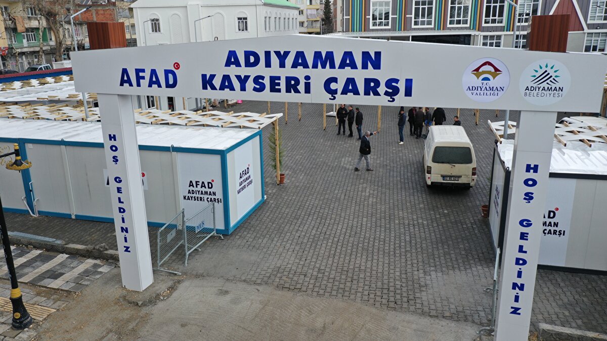 Adıyaman'da koordinatör vali olarak görev yapan Kayseri Valisi Gökmen Çiçek, AA muhabirine, depremin ardından hayatı normale döndürmek için mücadele ettiklerini söyledi.<br><br>