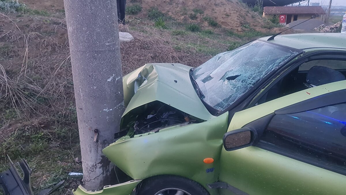 Olay yerinde ilk müdahaleleri yapılan yaralılar, ambulanslarla çevredeki hastanelere kaldırıldı.