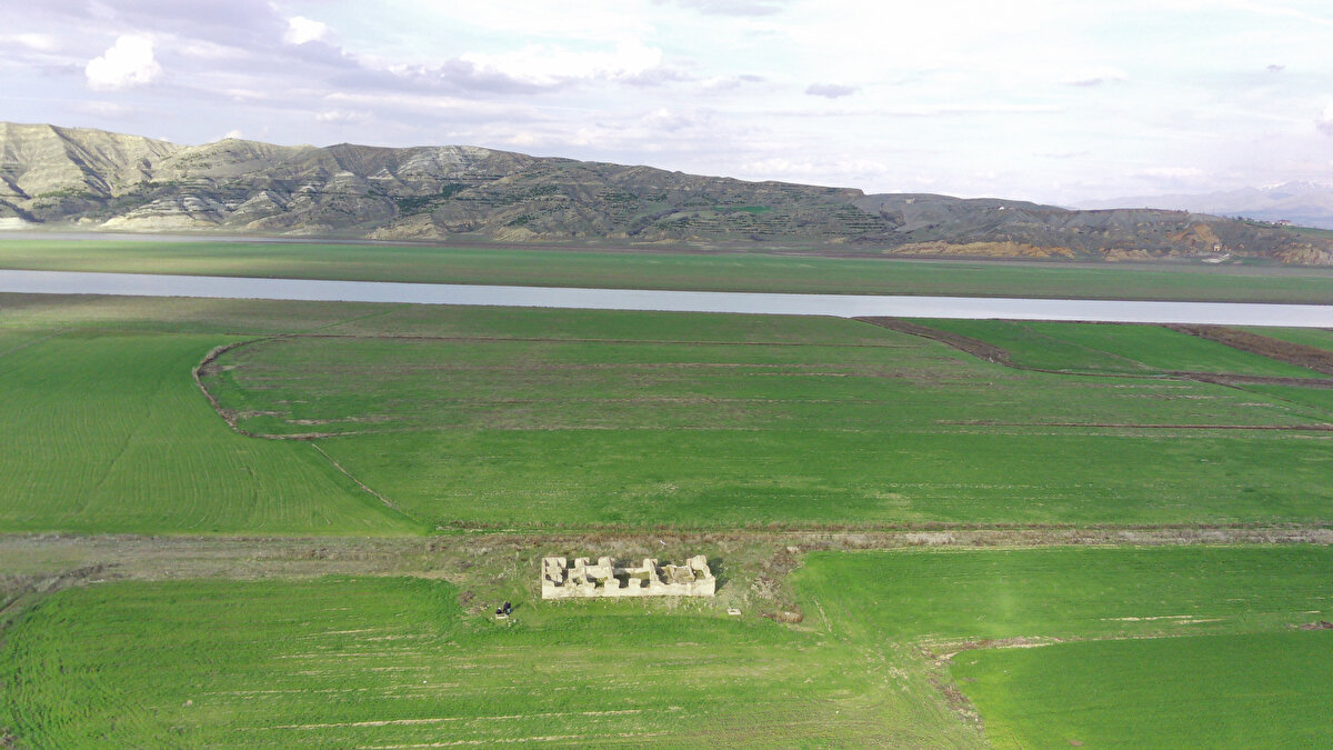 Ayar, tren istasyonunun nostaljik değerinden dolayı zaman zaman insanların gelip istasyonun çevresinde gezinti yaptıklarını aktararak, "Burada tarihi bir geçmiş var, insanlar geliyor bir nevi geçmişe yolculuk yapıyorlar. Anılar, eski hatıralar var, gelip burada zaman geçiriyorlar." dedi.<br><br>