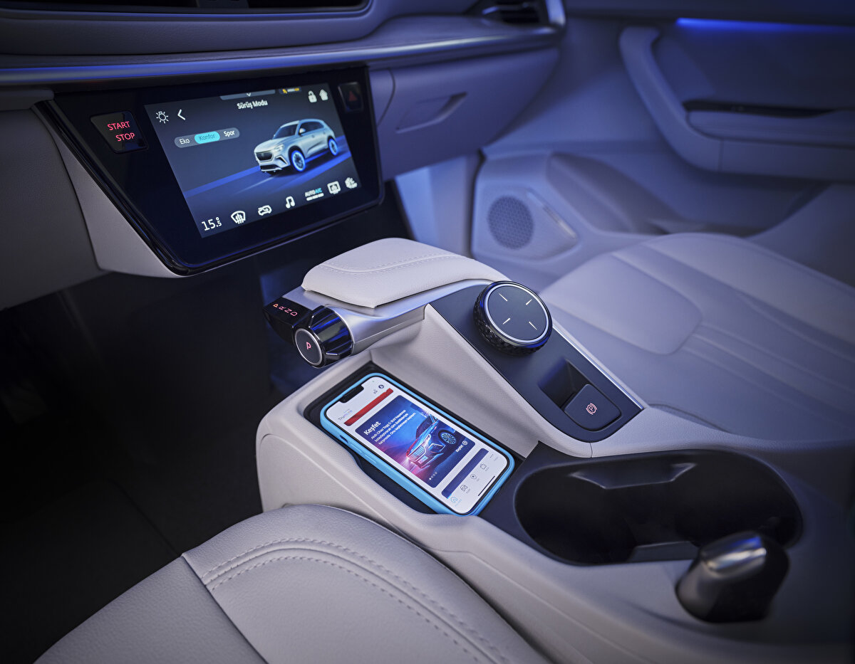 Bu amaçla 12 bin adet olarak belirlediğimiz 2023 teslimatını 8 bin adet artırarak 20 bin adete çıkardık. Bu artışla toplam üretimimiz henüz ilk yılında 28 bin adedi bulacak. Gemlik Teknoloji Kampüsü’müzün insan kaynağı, teknik altyapı ve kapasitesi, mobilite sektörü tedarik zincirini olumsuz etkileyecek beklenmeyen durumlar ortaya çıkmadığı sürece, bu rakamı üretebilecek seviyededir." dedi.<br><br>