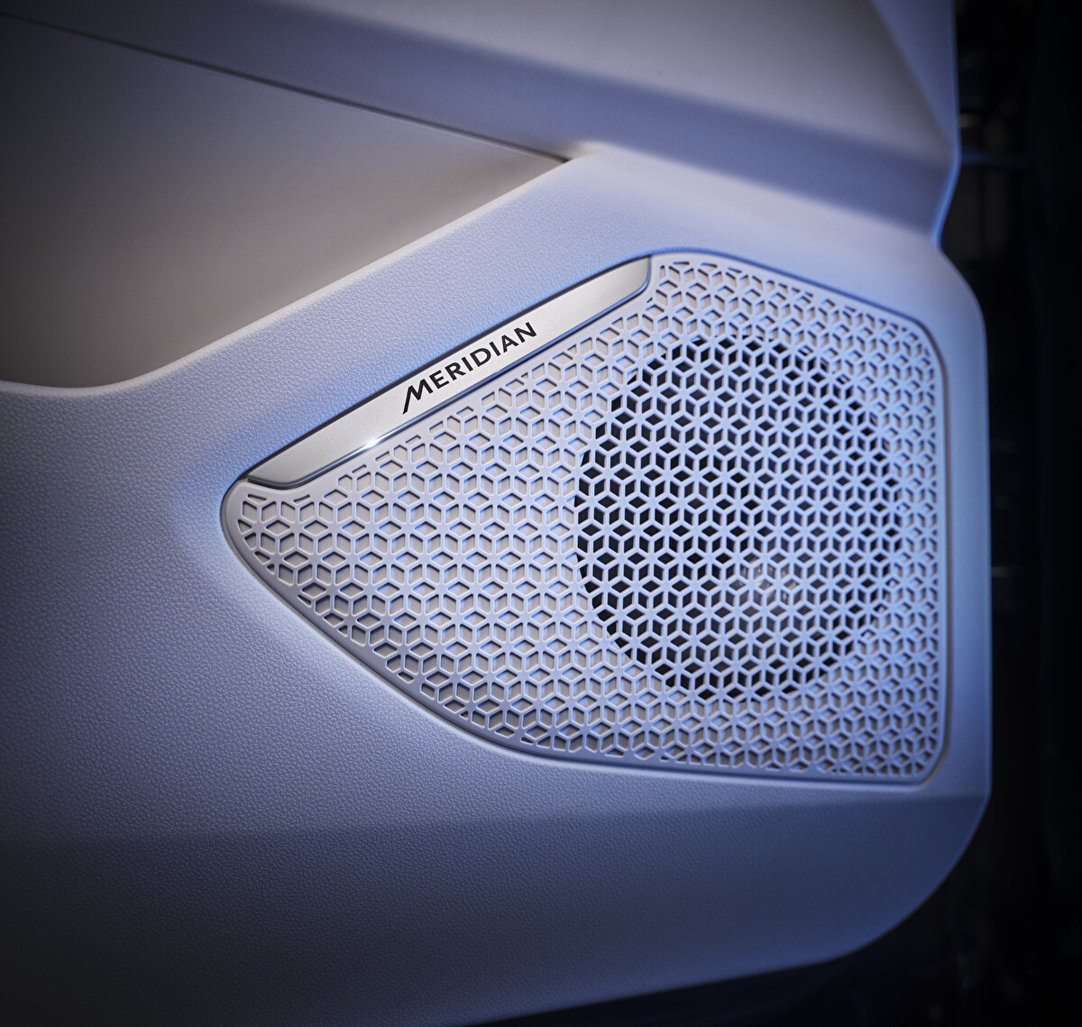 Togg'un Twitter'daki hesabından yapılan açıklamada da şu ifadelere yer verildi:<br><br>"Yoğun ilginiz için teşekkür ediyor, çekilişle teslim edilecek T10X adedini 12 binden 20 bine çıkarıyoruz. http://Togg.com.tr ve Trumore uygulamasında heyecan devam ediyor. Ön sipariş için son gün 27 Mart. Çekiliş tarihi de bir gün ileri alınarak 29 Mart oldu.''