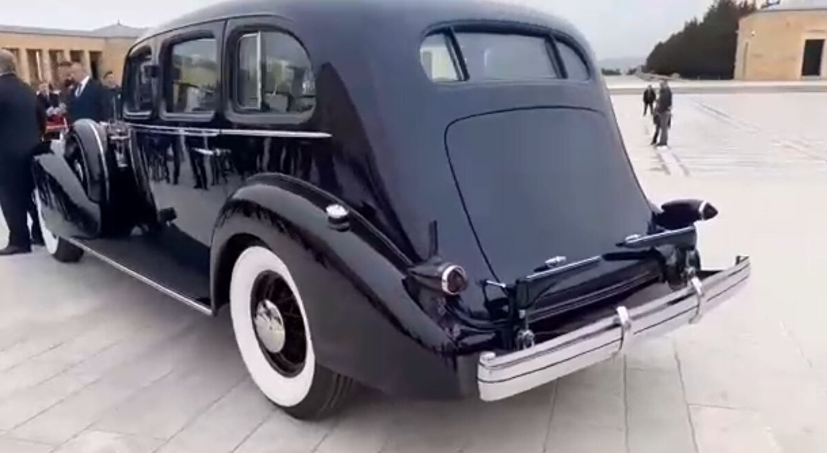 Yaklaşık 5 yıl süren restorasyon sürecinde otomobilin eksik parçaları Amerika'dan getirilirken, iç döşemesi de aslına uygun olarak yeniden üretildi.<br><br>