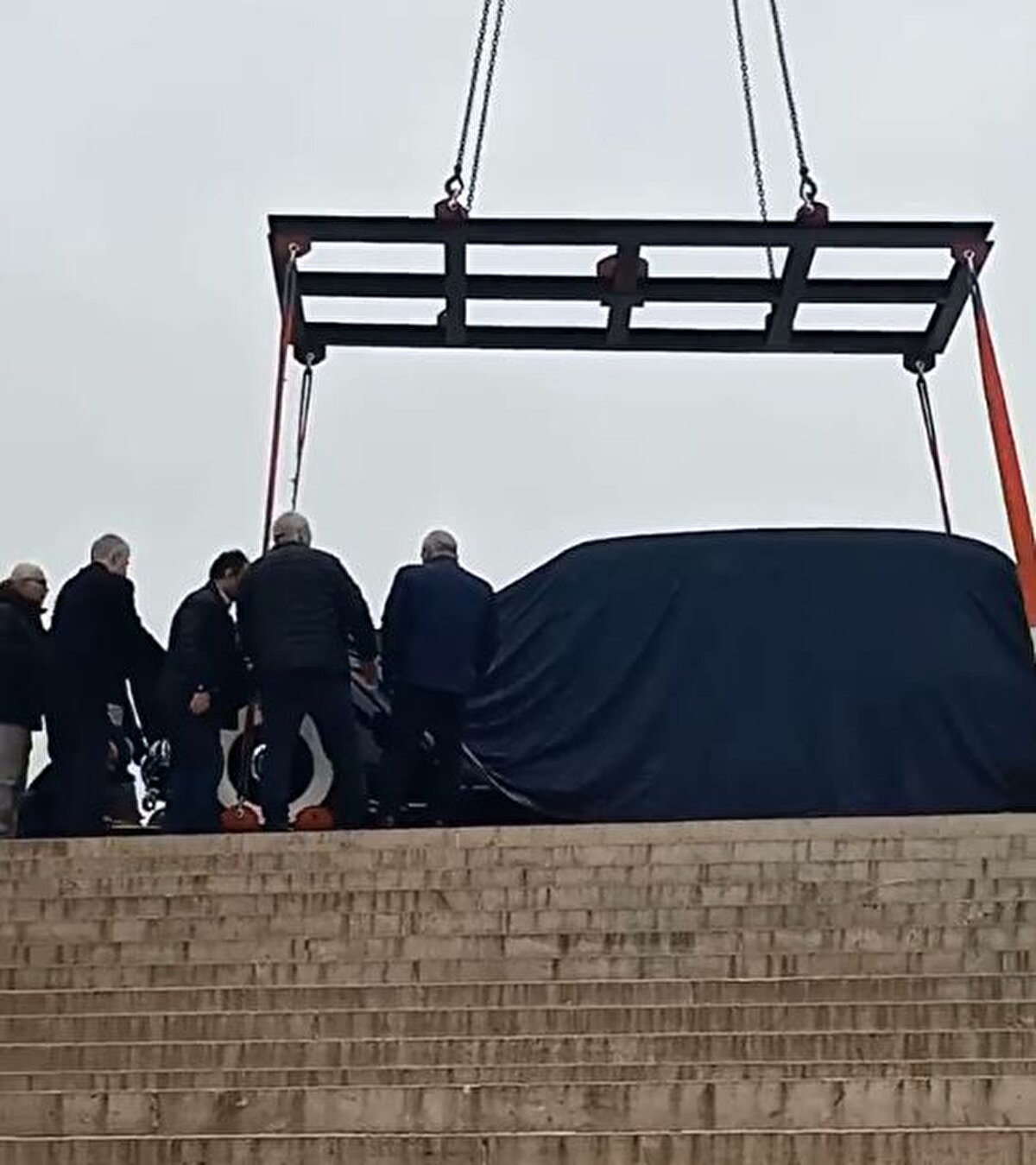 Atıl ve çalışmaz durumda olan otomobil, Cumhuriyetin kuruluşunun 100'üncü yılında, aslına uygun olarak restore edildikten sonra Ankara'ya getirilip Anıtkabir'de teslim töreni düzenlendi.<br><br>