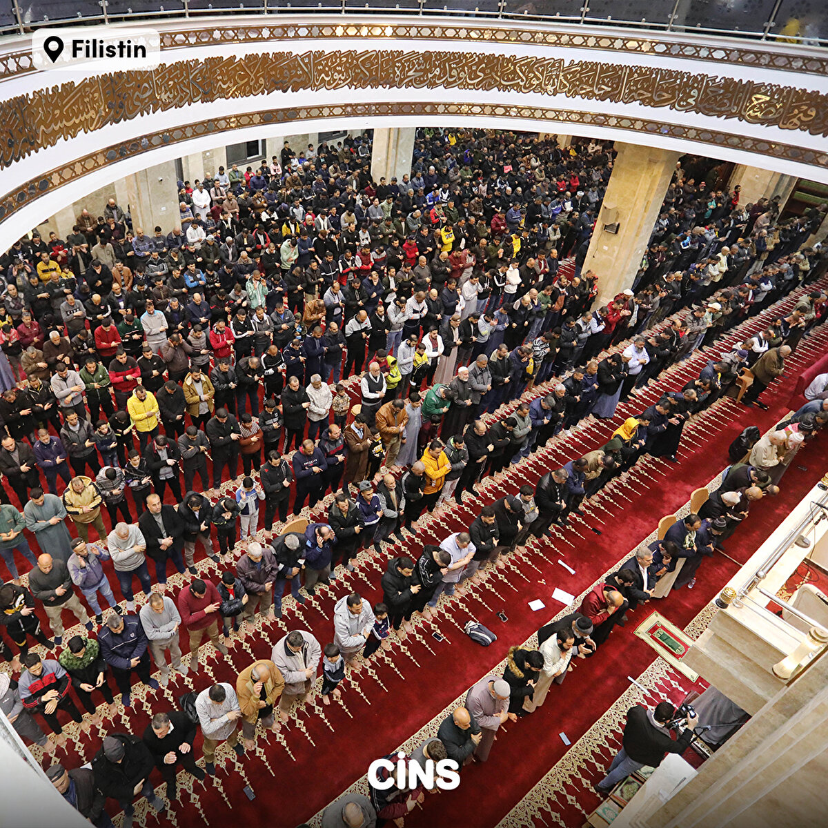 Filistin'de topluca Teravih Namazı kılındı