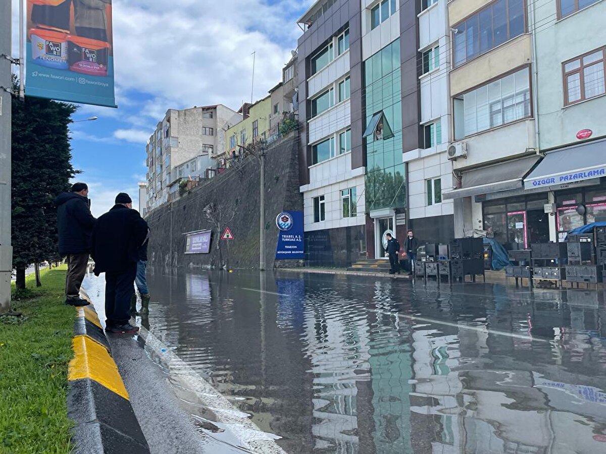 Nuran Kurt da Trabzon Ağız ve Diş Sağlığı Hastanesi'nden geldiğini ve parkta durduğu sırada patlama sesi duyduğunu anlatarak, "Doğal gaz patladı sandım. Çok korktuk, hemen kaçtık. Kimseye bir şey olmadı ama karşı bina çok hasar gördü." diye konuştu.<br>