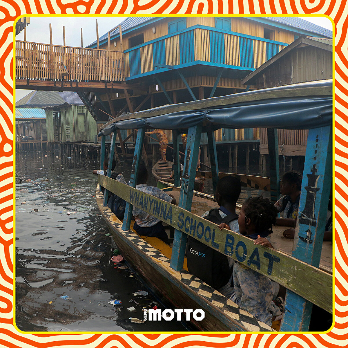 Makoko topluluğundaki çocukların okuyabilmeleri için inşa ettiği 'yüzen okul' onlarca çocuk için umut kapısı oldu