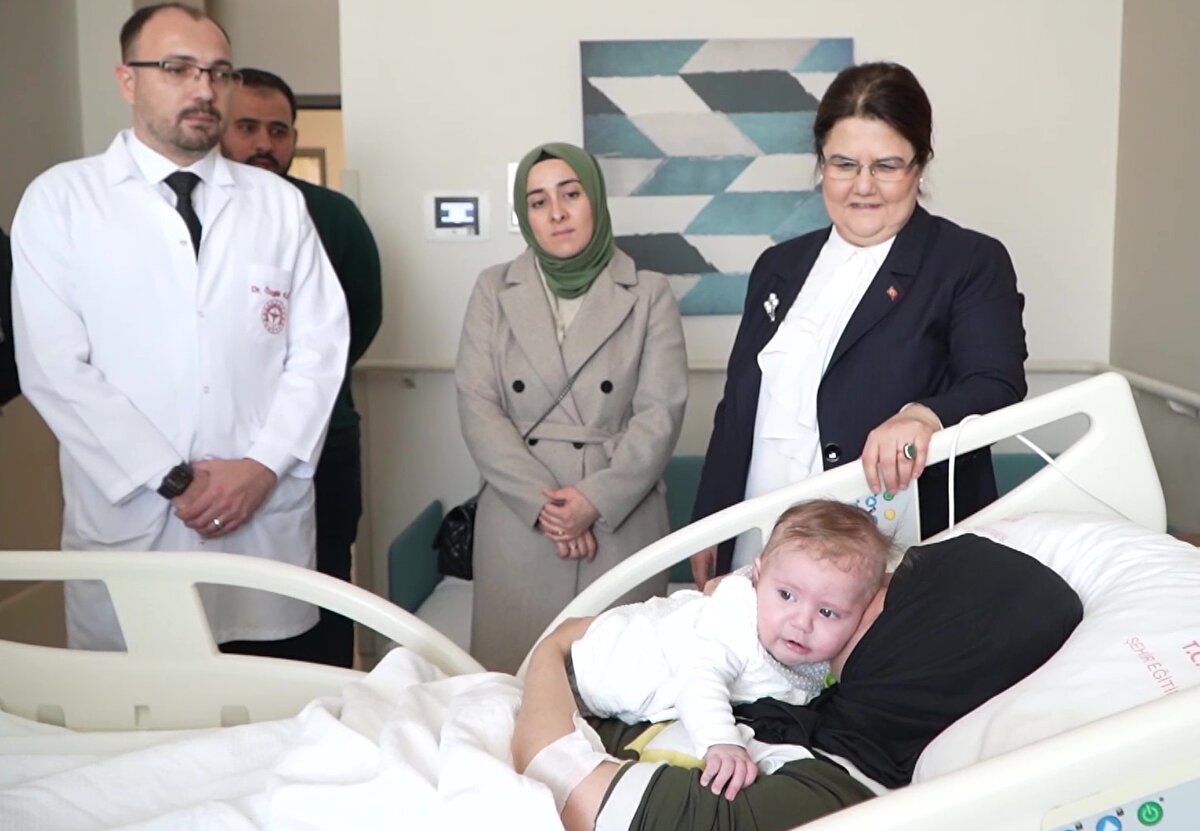 Anne ve bebeğinin 54 gün sonra kavuşmasını sağladıklarını belirten Yanık, "6 Şubat Kahramanmaraş merkezli depremlerden birçok il etkilendi. Bunlardan en çok etkilenenlerden biri de Hatay. Arama kurtarma ekipleri tarafından enkazdan 128 saat sonra çıkarılan Gizem bebek, gerçekten bir mucize. Hayatta kalması ve hiçbir sağlık problemi yaşamaması hepimizi çok etkiledi." ifadelerini kullandı.<br><br>