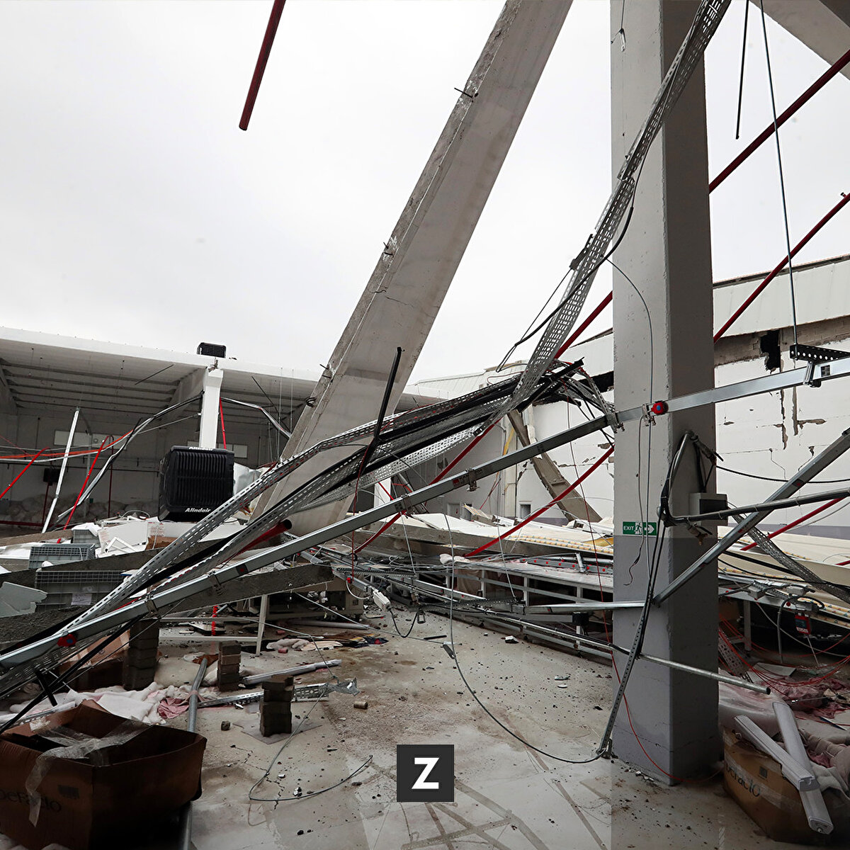 Bunun dışında kalan 33 bin tesisimizde ise 'ekseriyetinde düşük kapasite ve kısmi olmak üzere' üretimler başladı ve devam ediyor. Altyapı, bina hasarı, makine ve stok hasarına yönelik maliyetin 170 milyar lira olacağını tahmin ediyoruz." değerlendirmesinde bulundu.