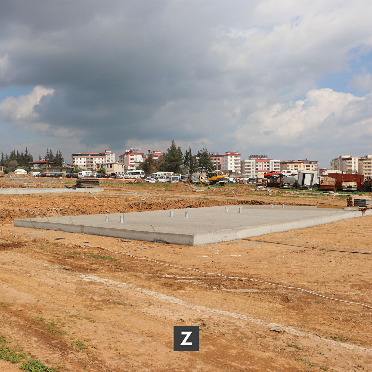 Depremlerden en çok etkilenen yerlerden Nurdağı'nda yapımına başlanan çarşı, 18 bloktan oluşacak.<br>