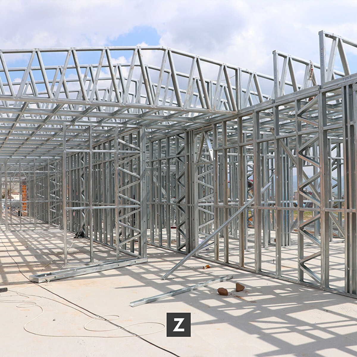 İçinde 163 dükkan bulunacak çarşıda fırın, market, pastane, lokanta gibi işletmeler yer alacak.<br>