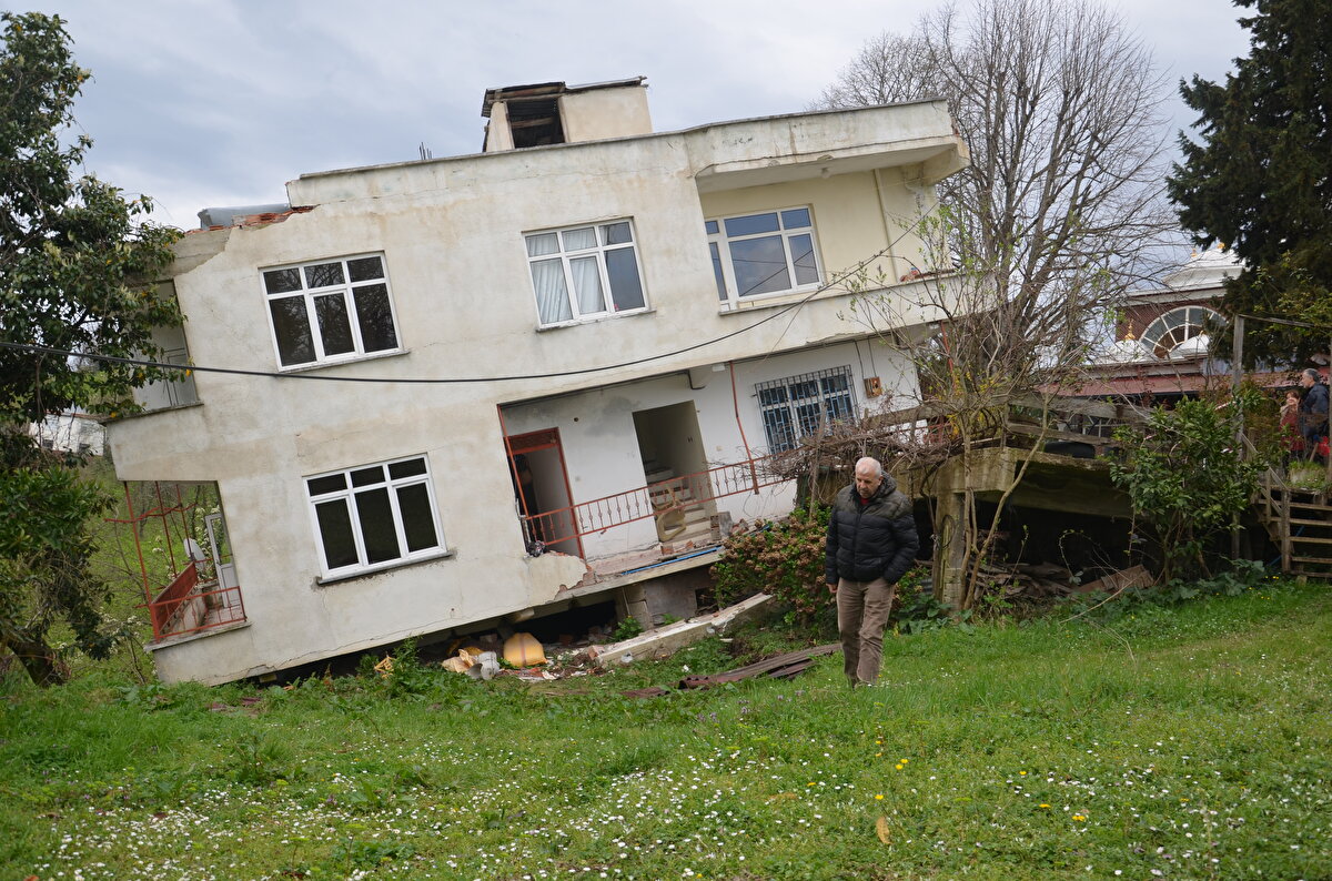 Heyelandan etkilenen yaklaşık 250 dönüm tarım arazisi olduğunu ifade eden Işık, bölgede üniversitelerin de destek vereceği uzman ekiplerle yeniden çalışma başlatılacağını aktardı.<br><br>