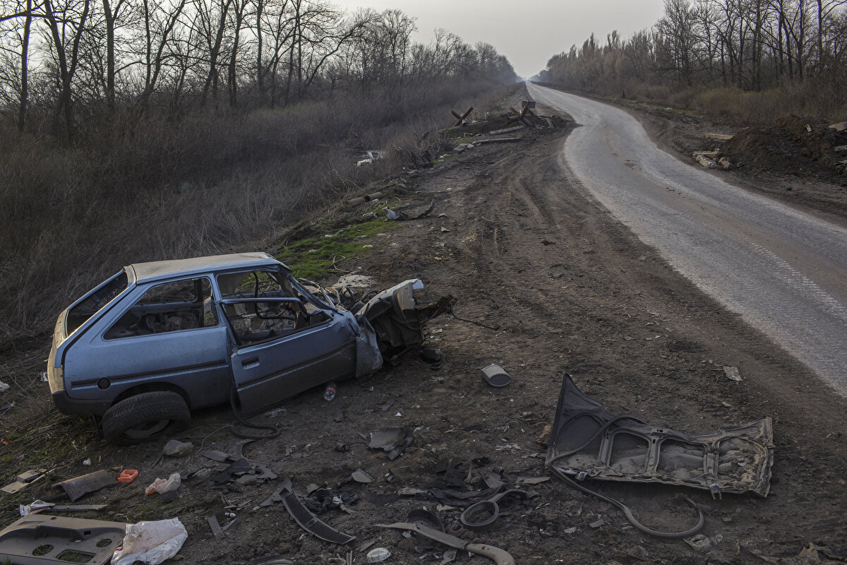 Ukrayna ise videoyu gösteri olarak nitelendirdi ve Rusya'nın aylardır ele geçirmeye çalıştığı doğu kenti Bakhmut'un hala ordusunun elinde olduğu belirtti. <br><br>