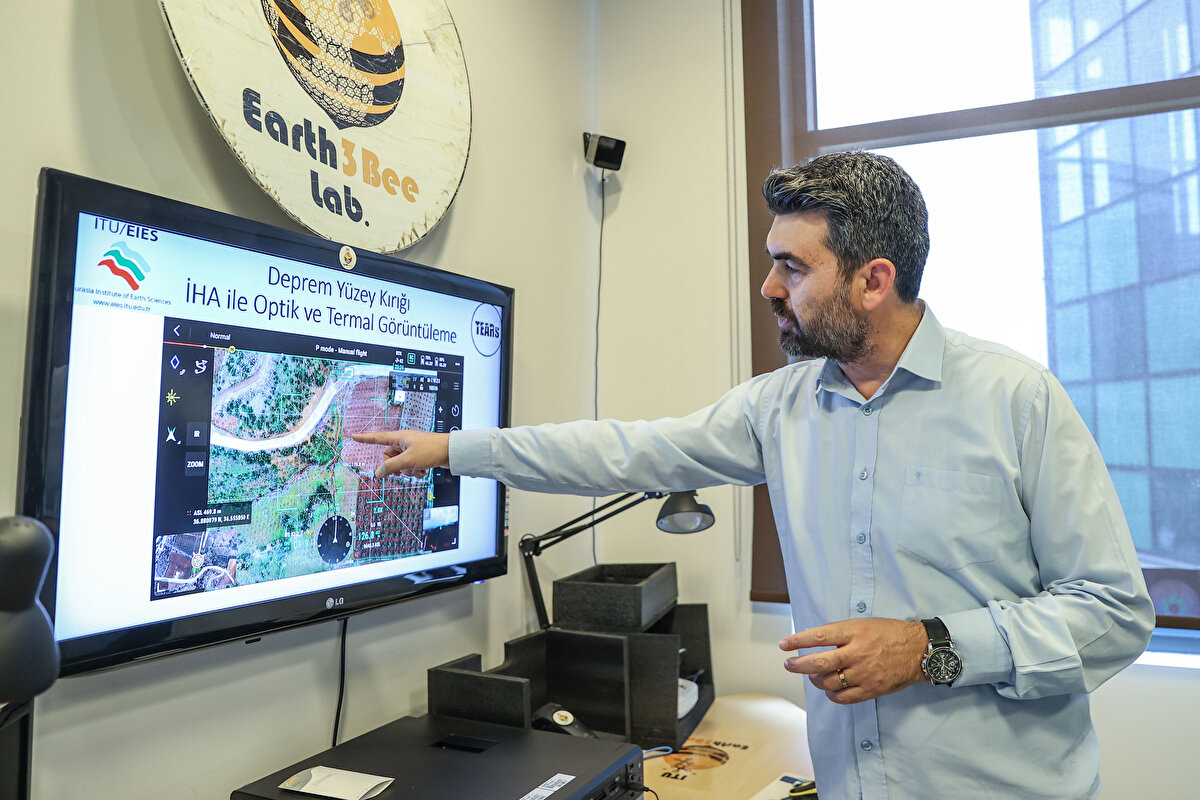 Çalışmada, Göksun'da 30 ile 40 santimetrelik yer değiştirmeler yaşandığı ancak Göksun'un 20 kilometre doğusunda Fındık köyünde yolun 7 metre yer değiştirdiği, bu yüzden bölgedeki derede küçük göl oluşumu tespit edildi.<br><br>