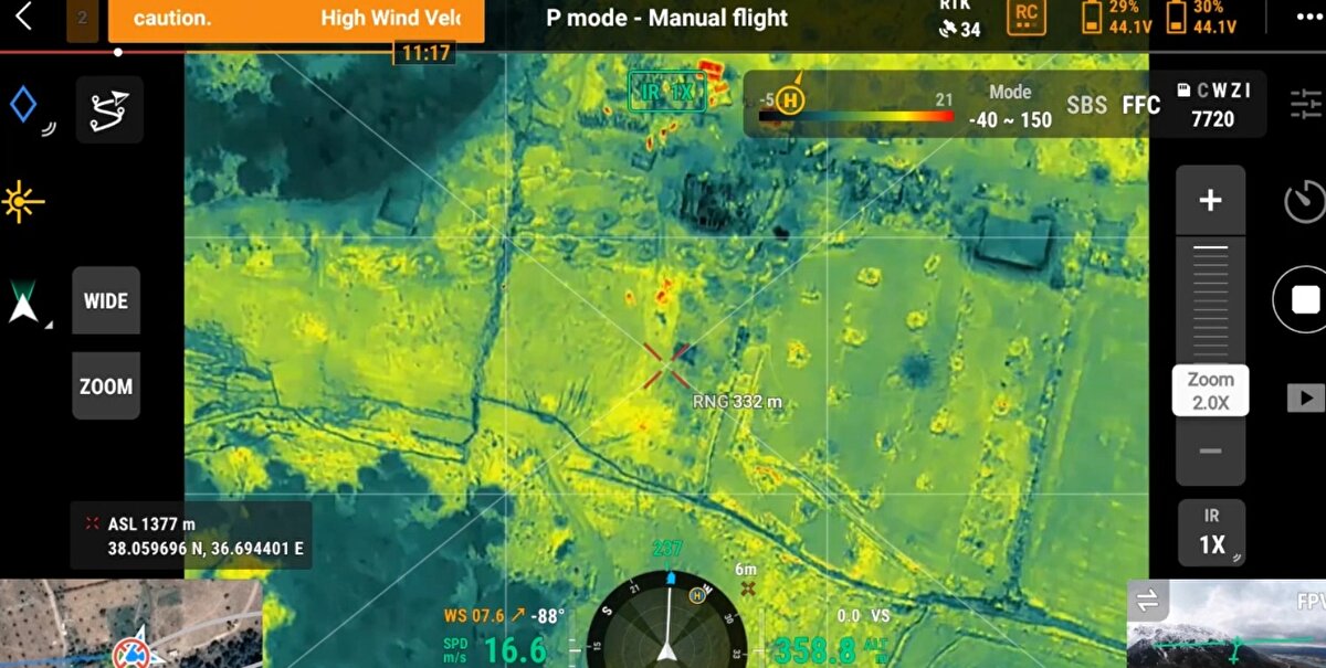 Yıldırım, Pazarcık ve Gölbaşında tarla sınırlarında 5 metreye varan yer değişmelerin yaşandığını vurgulayarak, "Buralarda küçük derelerin yataklarında 5 metreye varan yer değiştirmeler olduğunu gördük. Pazarcık'ın hemen kuzeyinde Gölbaşı'na doğru demiryolunun deprem sırasında zarar gördüğünü ve yamulduğunu gözlemledik. Bu gözlemler çok önemli. Deprem sırasında bu yer değiştirmelerin dağılımı, bu deformasyonun çevredeki hasar-zemin ilişkisi, inşaat mühendisliği ve yer bilimleri mühendisliği açısından tartışacak konular. Bizde onlar için veri tabanı oluşturduk." değerlendirmesinde bulundu.<br><br>