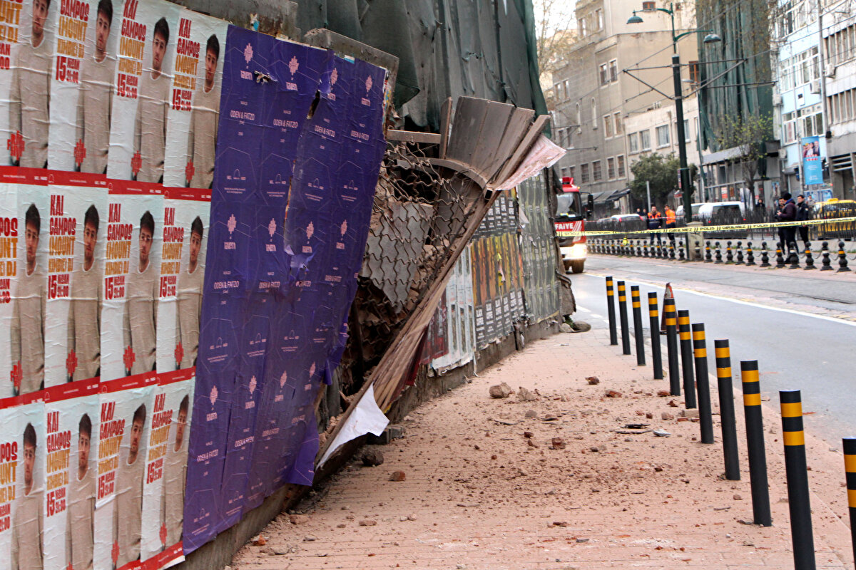  Haber verilmesi üzerine olay yerine itfaiye, polis ve AFAD ile büyükşehir belediyesi yetkilileri sevk edildi.