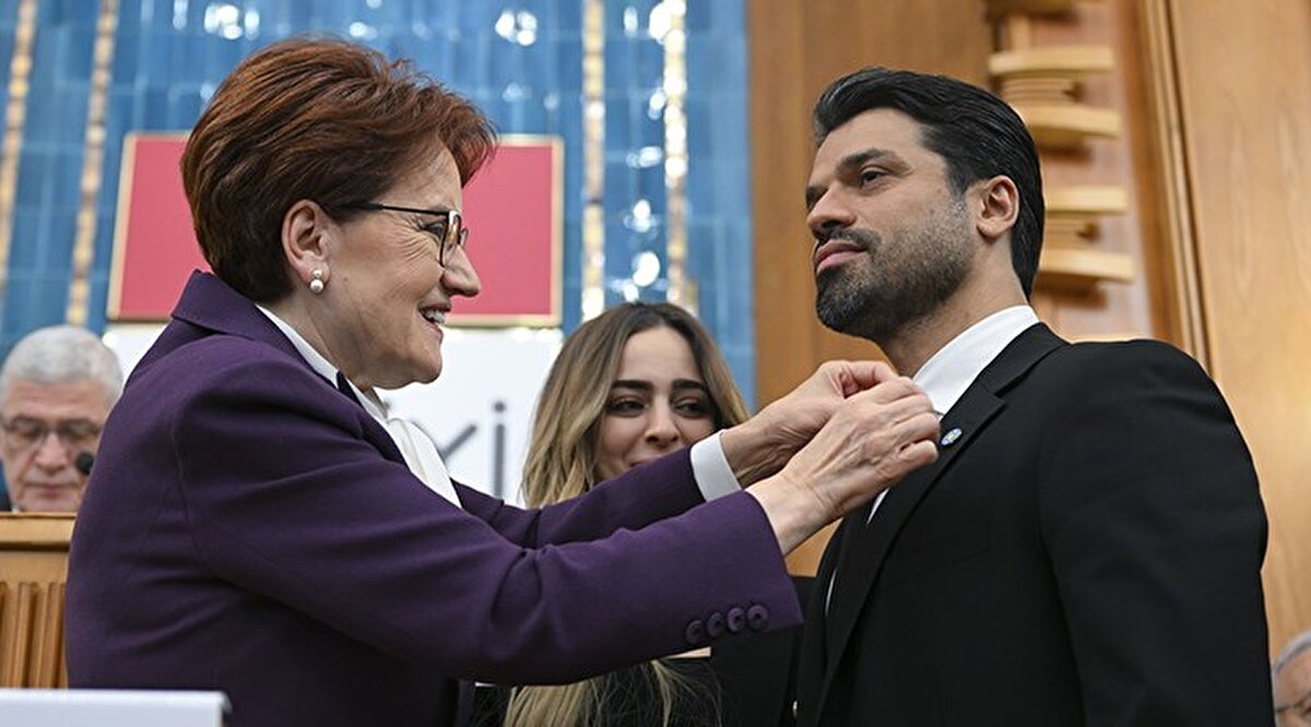 Geçen ay İYİ Parti Genel Başkanı Meral Akşener tarafın grup toplantısında rozetleri takılan Gökhan Zan ve Ünal Karaman'ın da listede olduğu görüldü.