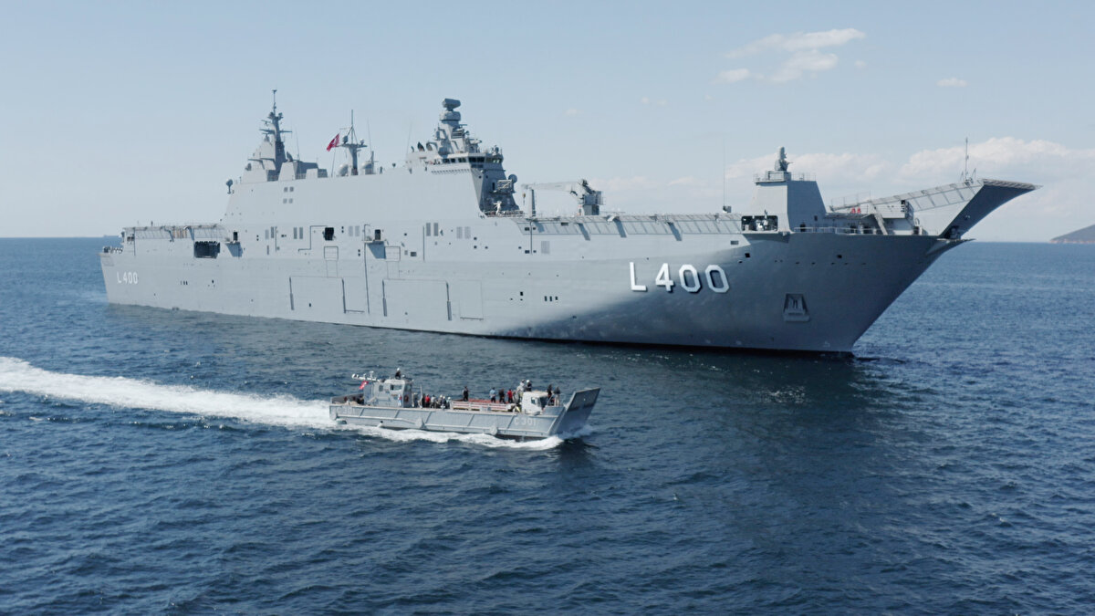 Gemideki silah sistemleri, savaş yönetim sistemi, elektronik harp sistemleri, kızılötesi arama ve takip sistemi, elektro-optik arama sistemi, lazer ikaz sistemi, torpido savunma sistemi, radarlar, muhabere sistemleri, seyir sistemleri, bilgi dağıtım sistemleri yerli ve milli imkanlarla geliştirildi.<br><br>