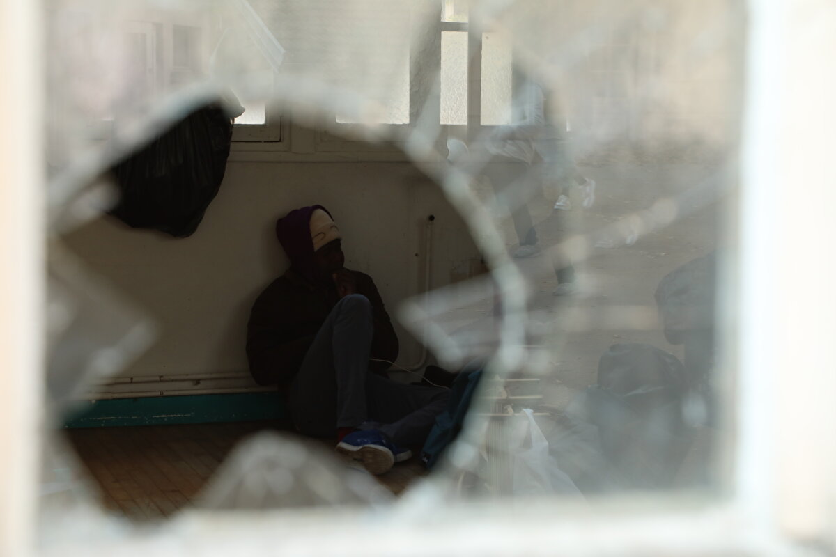 Bunun yetkilileri sokaklarda uyuyan gençlerin sorununu çözmek için kesin ve yeterli çözümler sunmaya teşvik edeceğini umduklarını söylediler.<br>