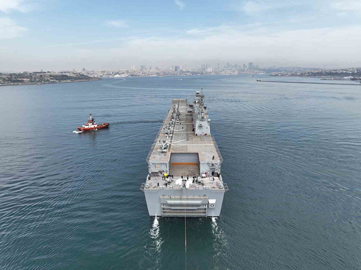 Türkiye'nin en büyük askeri gemisi, 17-23 Nisan 2023 tarihleri arasında İstanbul'da halkın ziyaretine açılacak. Sarayburnu Limanı'nda demirleyecek olan gemi aşağıda belirtilen tarih ve saat aralığında ziyaret edilebilecek.<br><br>