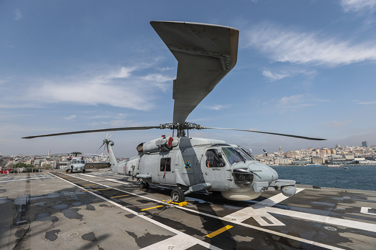 TCG Anadolu gemisi, 24 Nisan`da İstanbul Boğazı`ndan geçerek vatandaşları selamlayacak.<br>