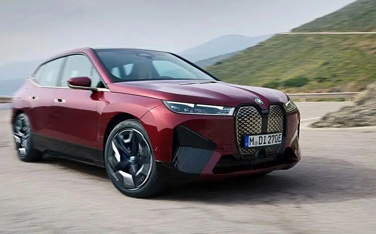 BMW<br>BMW iX xDrive40 First Edition Essence Otomatik 326 bg - 4.246.600 TL