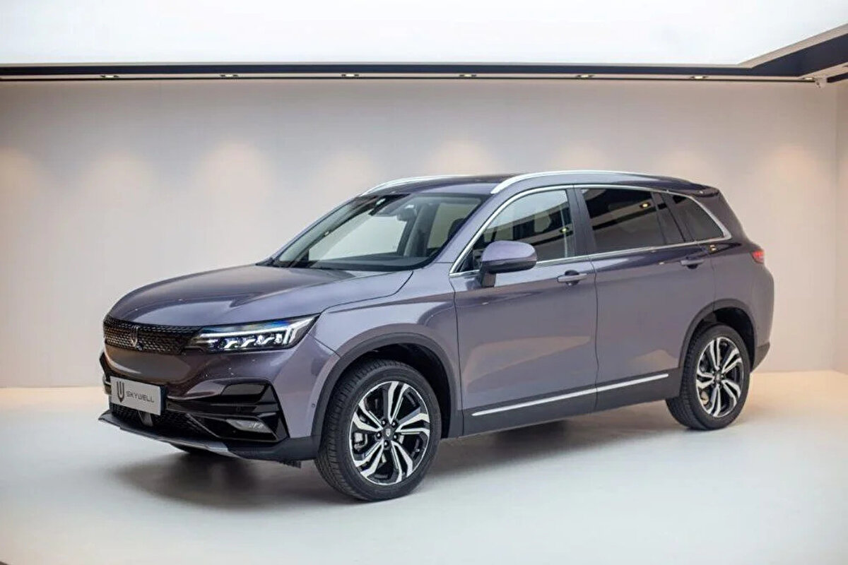 SKYWELL<br>Skywell ET5 Premium Line - 1.299.000 TL<br><br>Skywell ET5 Premium Plus - 1.599.000 TL