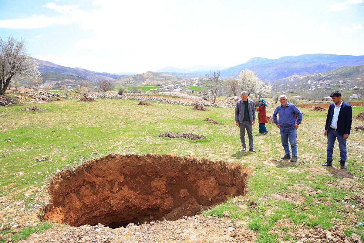 Yaşadıklarının anlatmayla bitmeyeceğini ifade eden Gülle, depremin yarattığı korkuyu dile getirmekte güçlük çektiklerini kaydetti.<br>