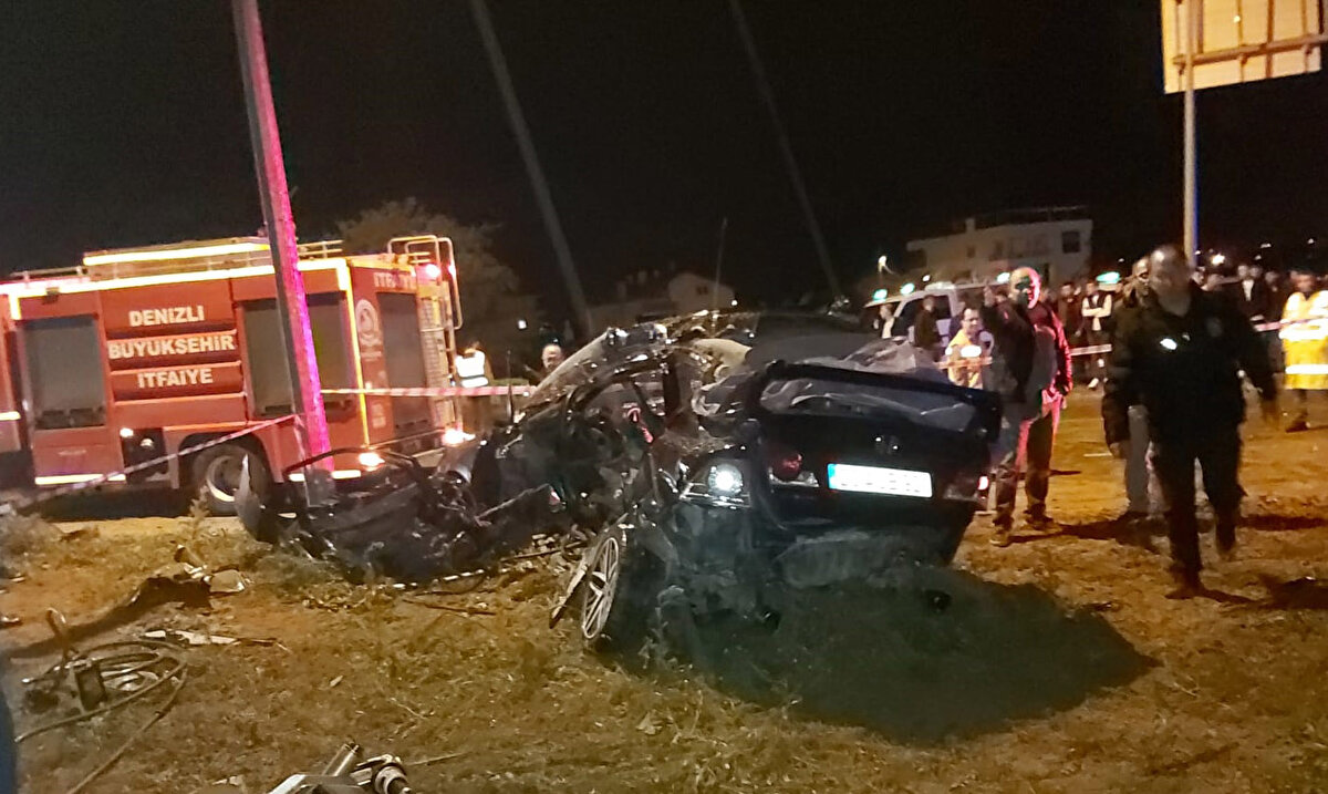 Minibüste yaralanan Uşak'ın Sivaslı İlçesi Belediye Başkanı Hürrüyet Şafak'ın oğlu Mert Veli Şafak, Mustafa Bozkurt ve sürücü Yiğitcan Küçük ise çeşitle hastanelere kaldırılarak, tedaviye alındı. Yaralıların sağlık durumunun iyi olduğu öğrenilirken, kazayla ilgili soruşturma başlatıldı.