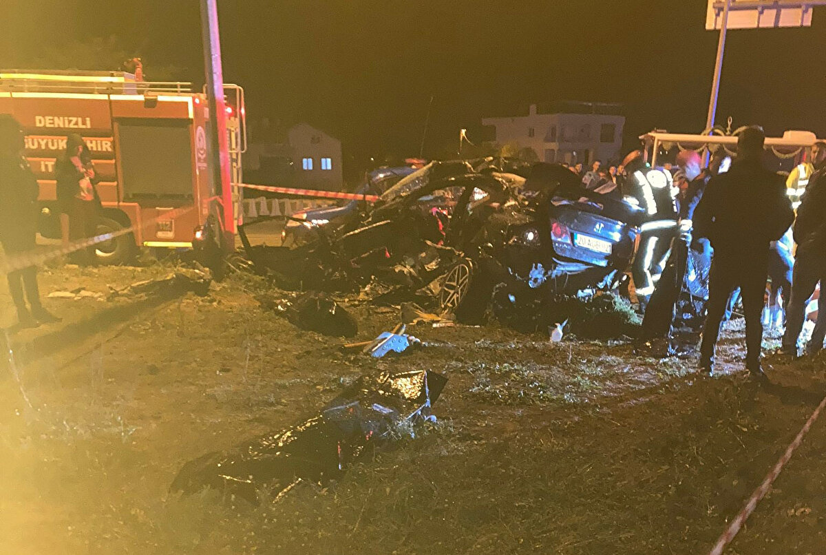 Çarpışmanın şiddetiyle otomobil demir yığınına dönerken, çevredekilerin ihbarı üzerine kaza yerine çok sayıda sağlık, itfaiye ve polis ekibi sevk edildi. Kaza yerine gelen sağlık ekiplerince yapılan kontrolde, otomobilde bulunan Çağdaş Bozkurt, Yağmur Demir ve Başak Su Doğru'nun yaşamını yitirdiği belirlendi. 