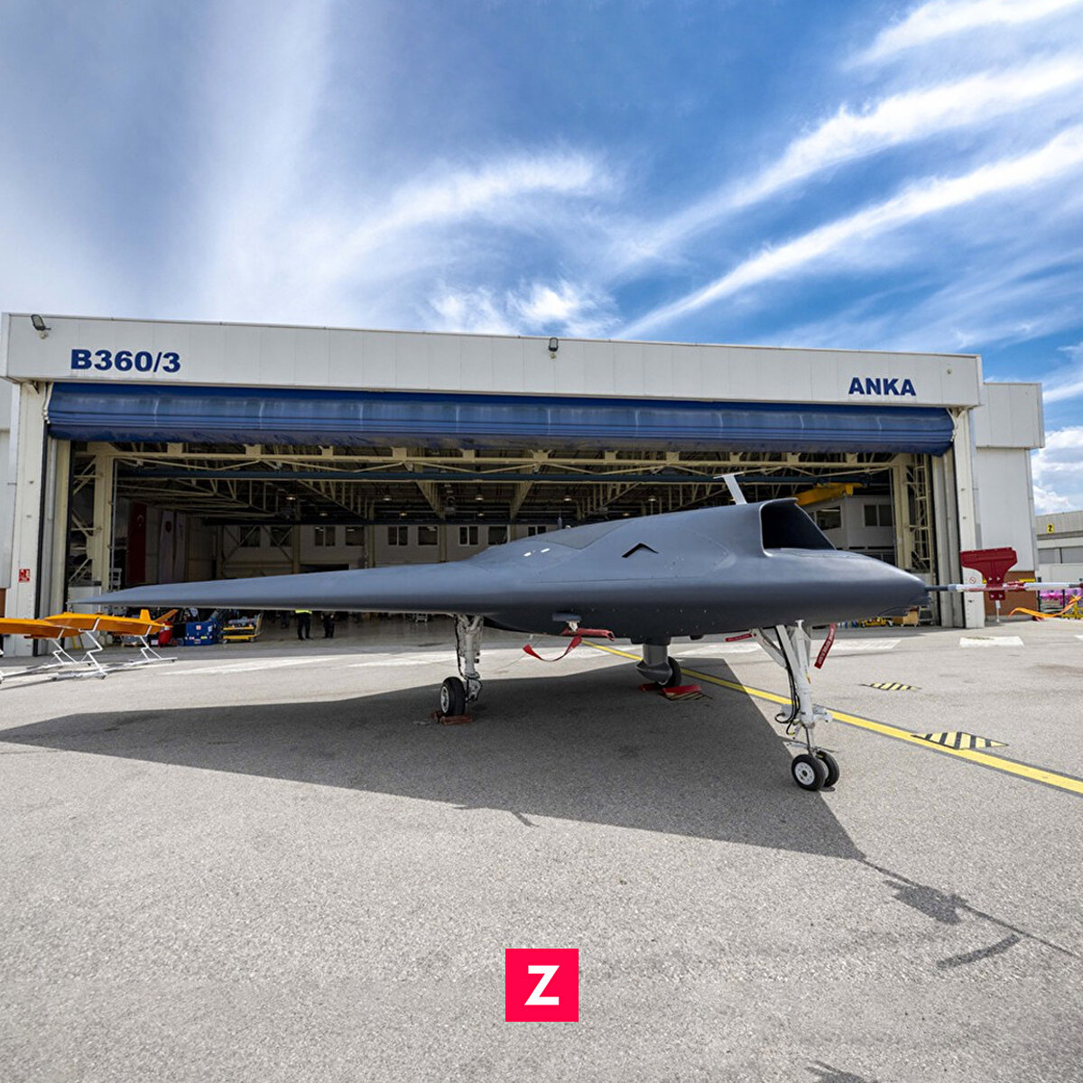 Türk Havacılık Uzay Sanayii (TUSAŞ) tesislerinde geliştirilen ve şirketin İHA ürün ailesinin 3'üncü üyesi olacak ANKA-3'ü ilk kez görüntülendi.